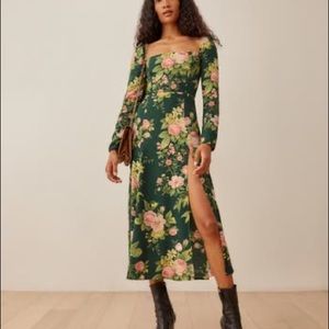 Beautiful floral Reformation dress!